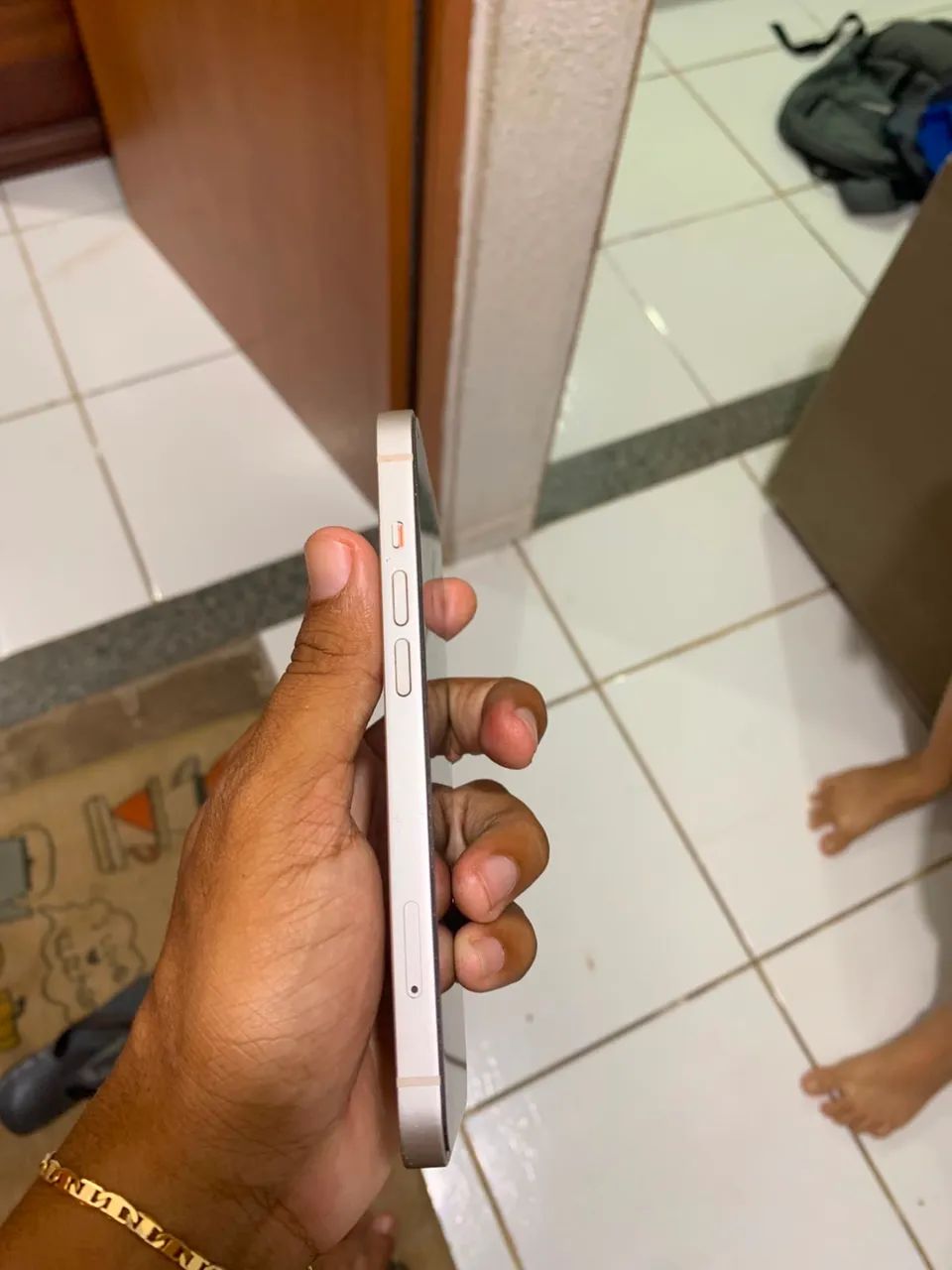 Vende-se iPhone 13 em excelente estado de conservação  - Foto 3