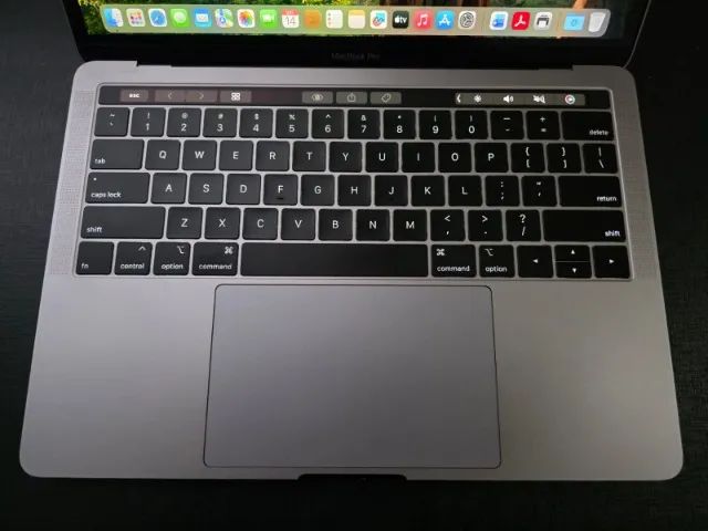Macbook Pro 2019 Cinza Espacial Com Touch bar - Foto 3