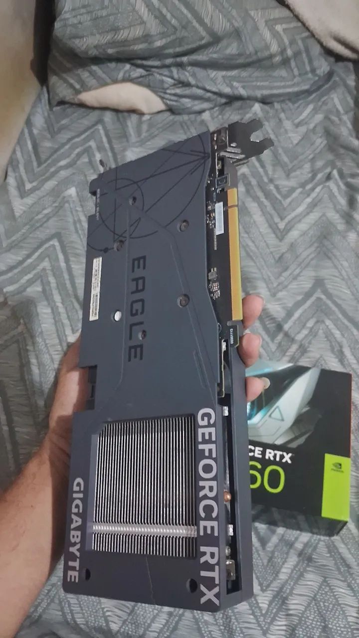 4060 8gb VRAM  - Foto 4