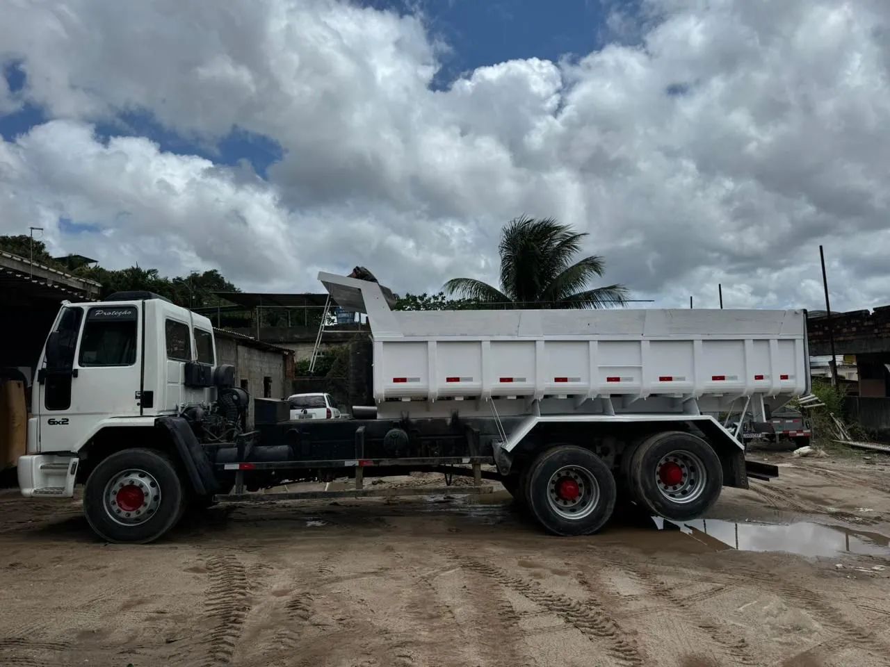 Caminhão Caçamba focargo 2422 - Foto 8