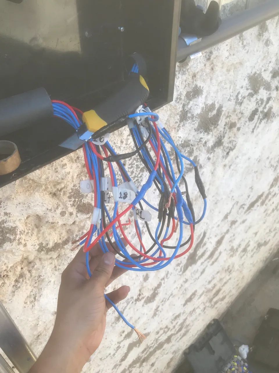 Instalação e Manutenção Elétrica, Hidráulica e Ar condicionado  - Foto 2