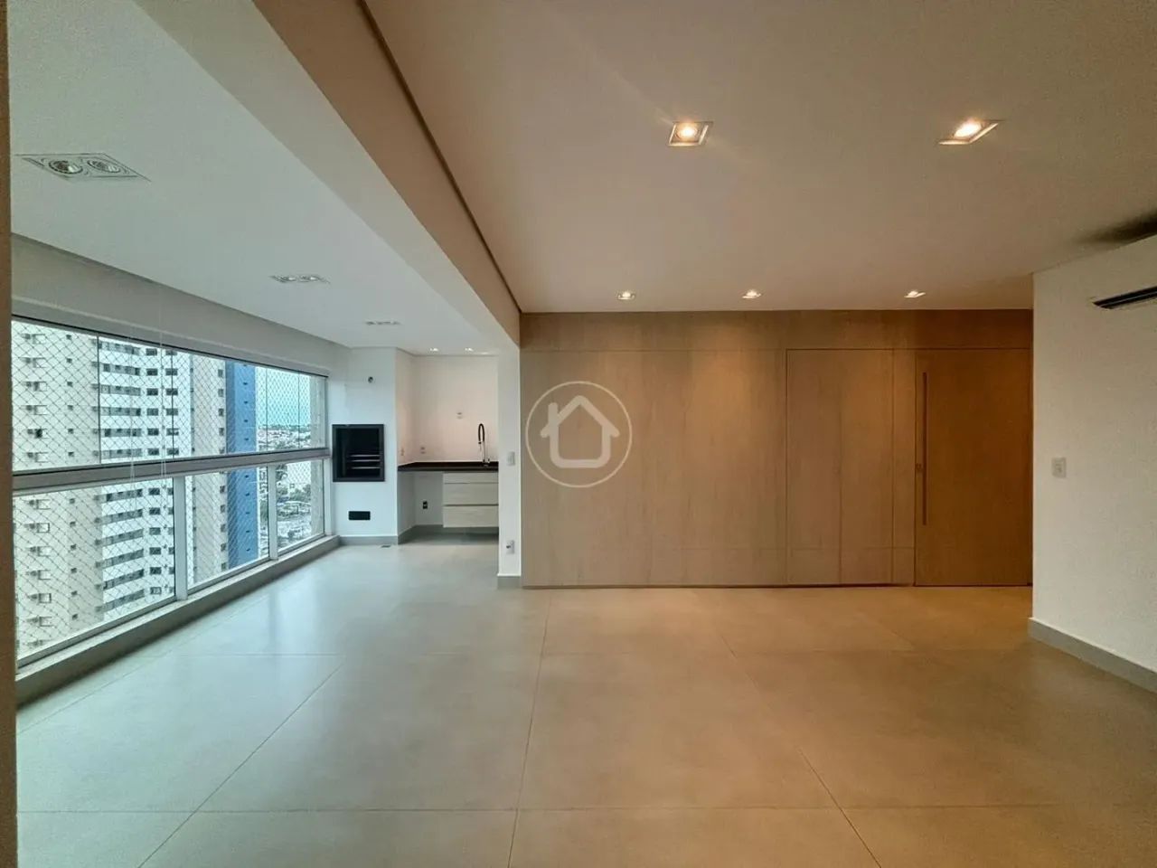 PASSARELA DE 142M2, COM 4 QUARTOS, SENDO 2 SUÍTES