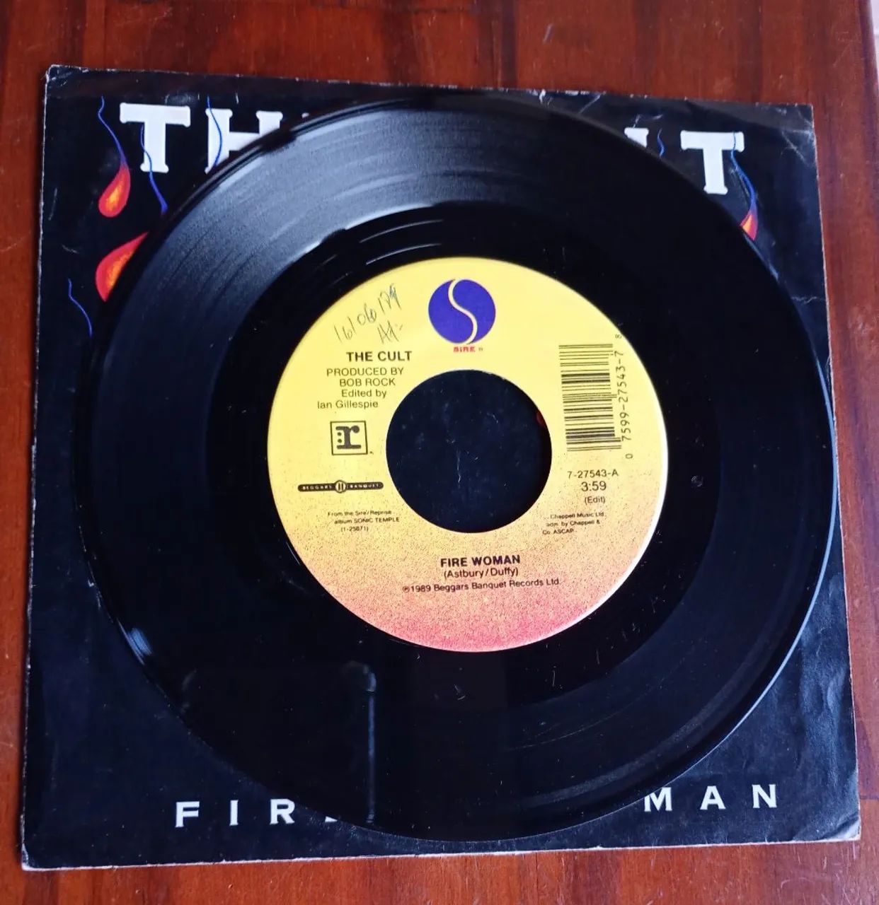 Vinil The Cult - Fire Woman Compacto 7 polegadas c/ 2 músicas Importado excelente estado  - Foto 3