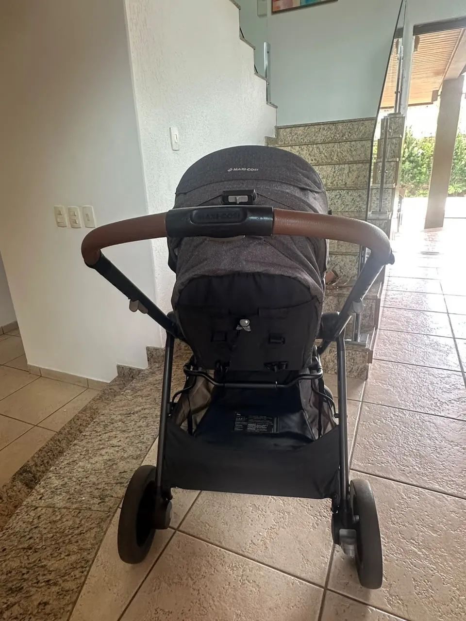 Vendo carrinho de bebê Maxi Cosi - Foto 2