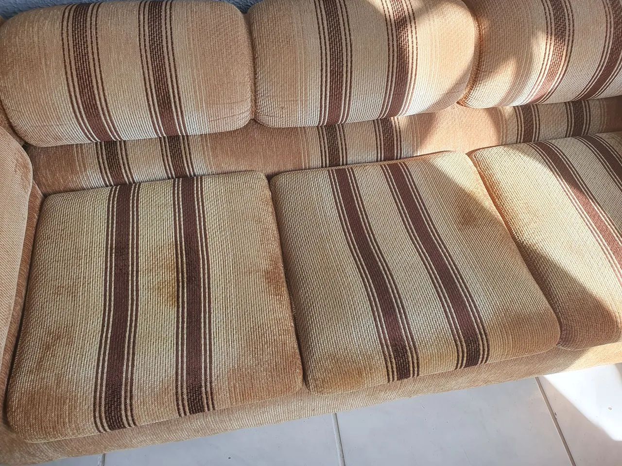 sofá 3 lugares antigo - Foto 3