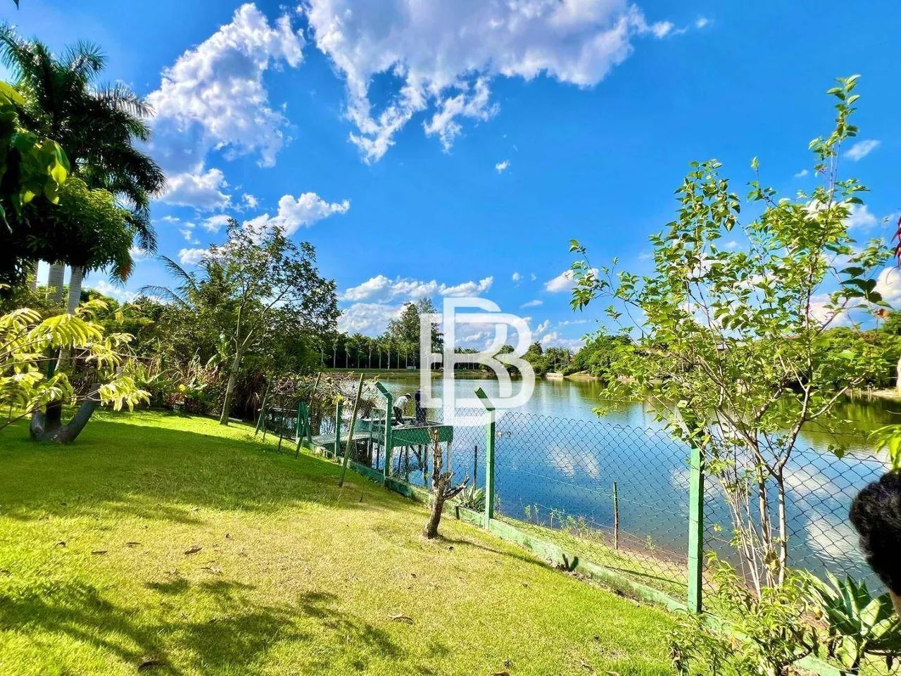 Linda chácara com fundo para o lago! - Foto 4