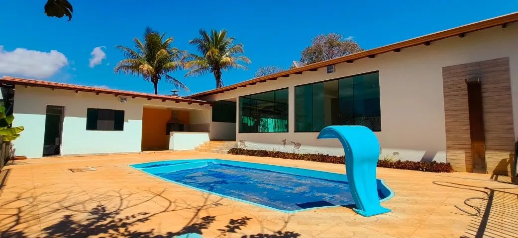 EXCELENTE CASA COM PISCINA, CONDOMINIO MONACO