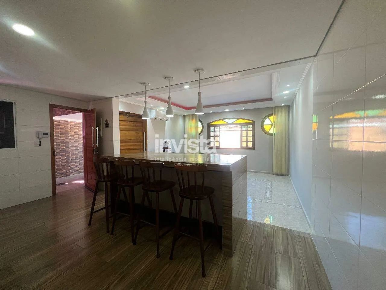 Casa térrea com 3 suítes, piscina com cascata e ambientes integrados - Foto 3