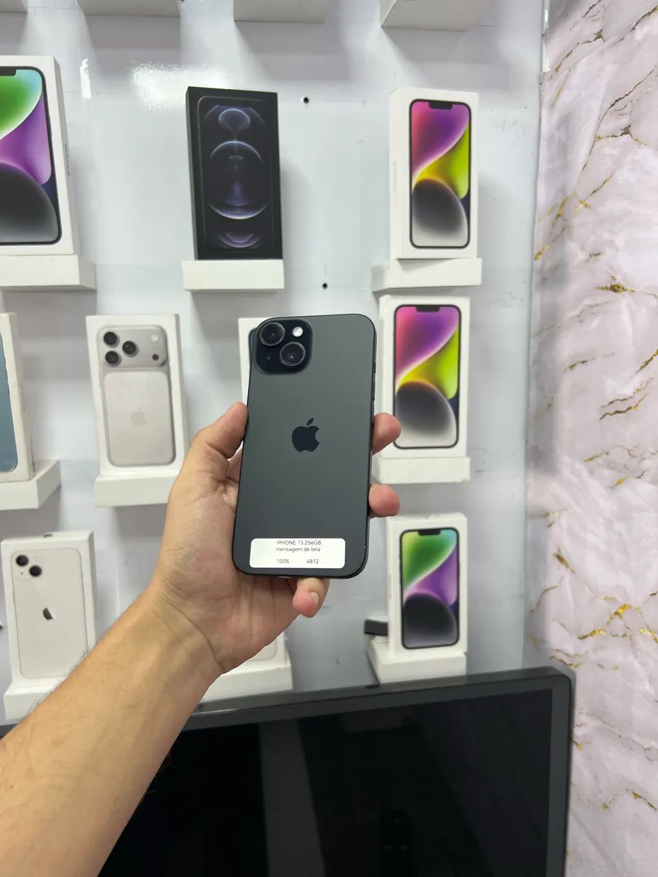 IPhone 15 - 256GB ( mensagem de tela ) 