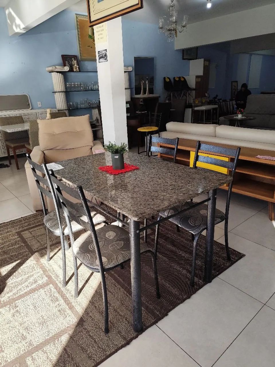 Mesa De Mármore Com 4 Cadeiras  - Foto 2