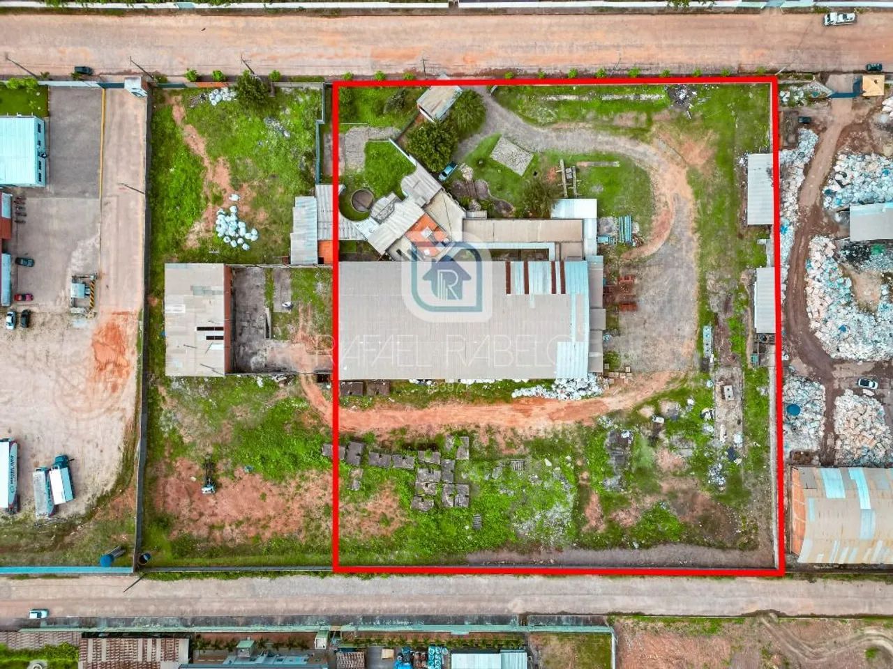 Galpão com 11.000m² para alugar no Jabuti.