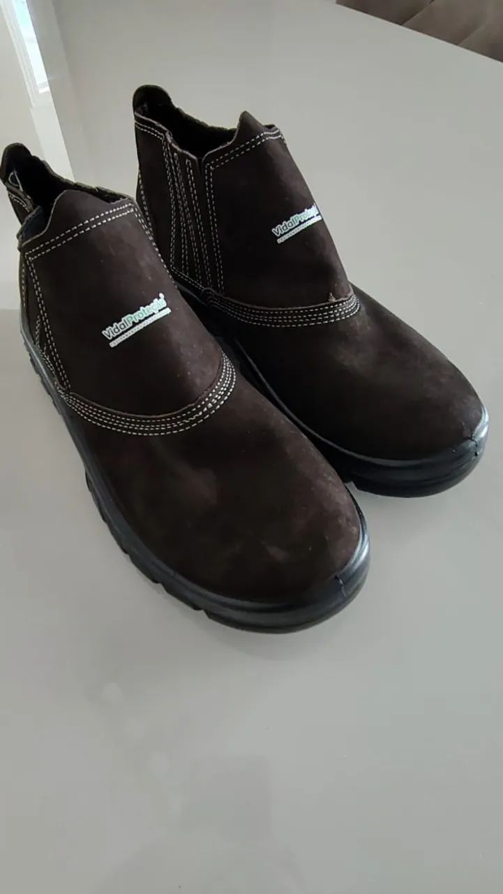 Bota de segurança NOVA