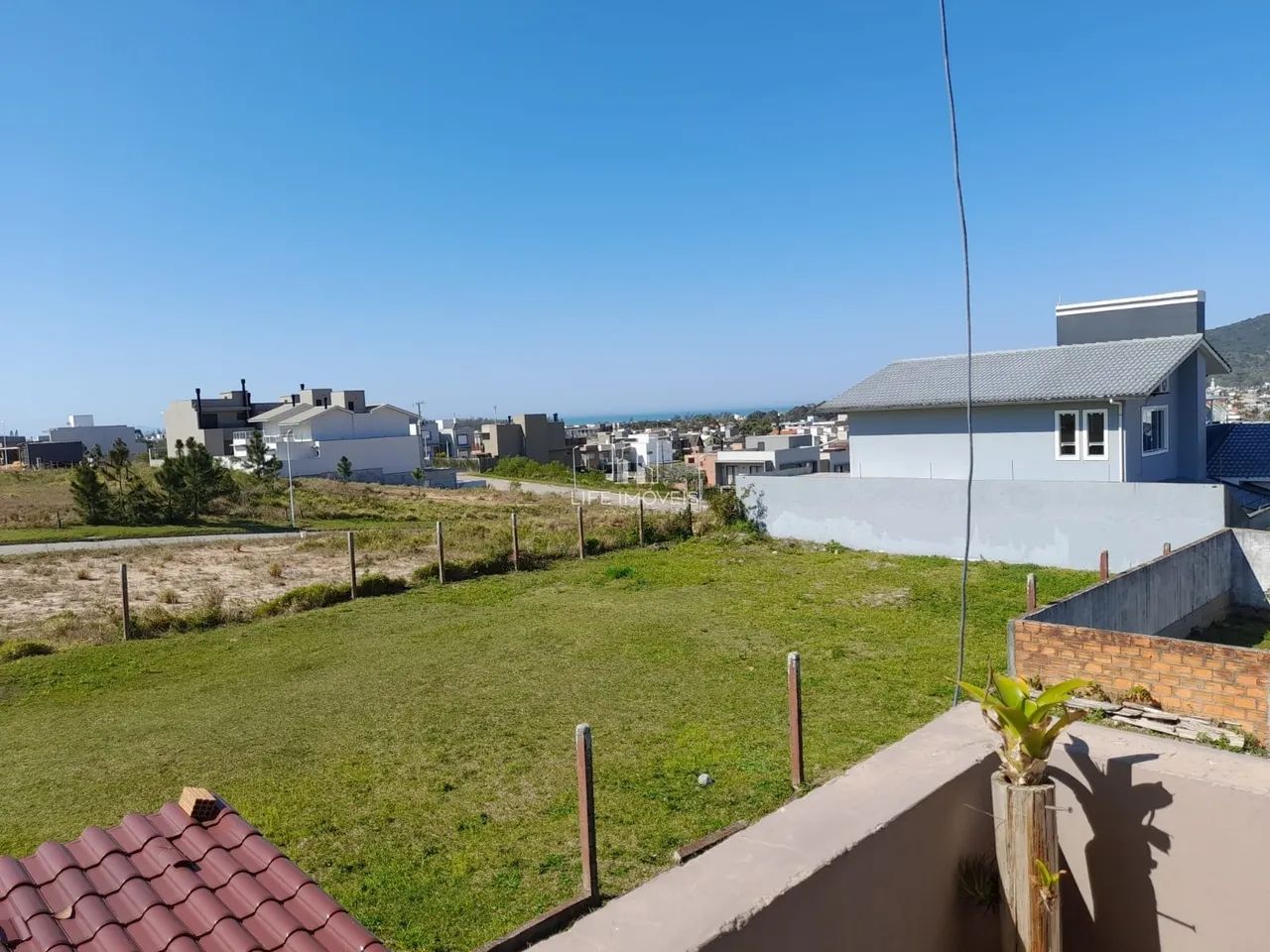 Casa com 2 apartamentos à venda em Garopaba/SC no Centro a 1 km da praia - Foto 3
