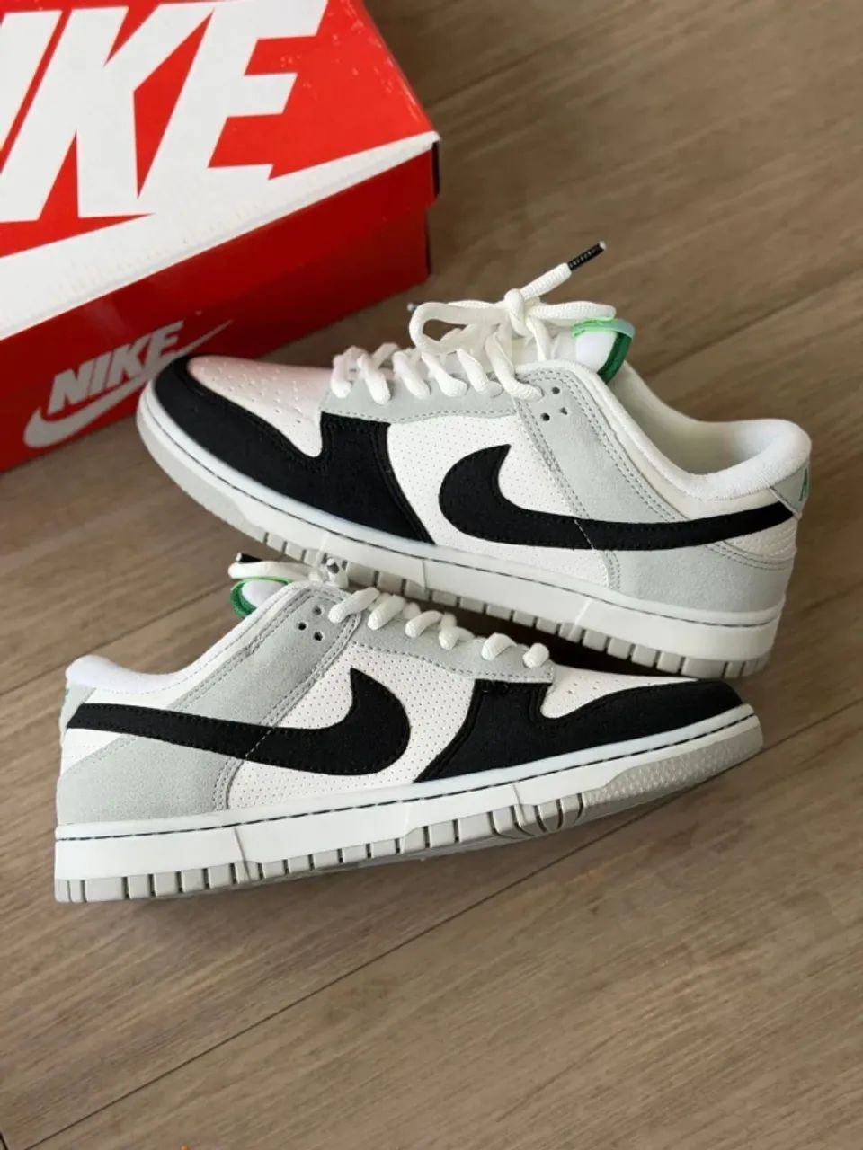 TÊNIS DUNK LOW SB CINZA/ BCO/ PTO UNISSEX PREMIUM - Foto 2