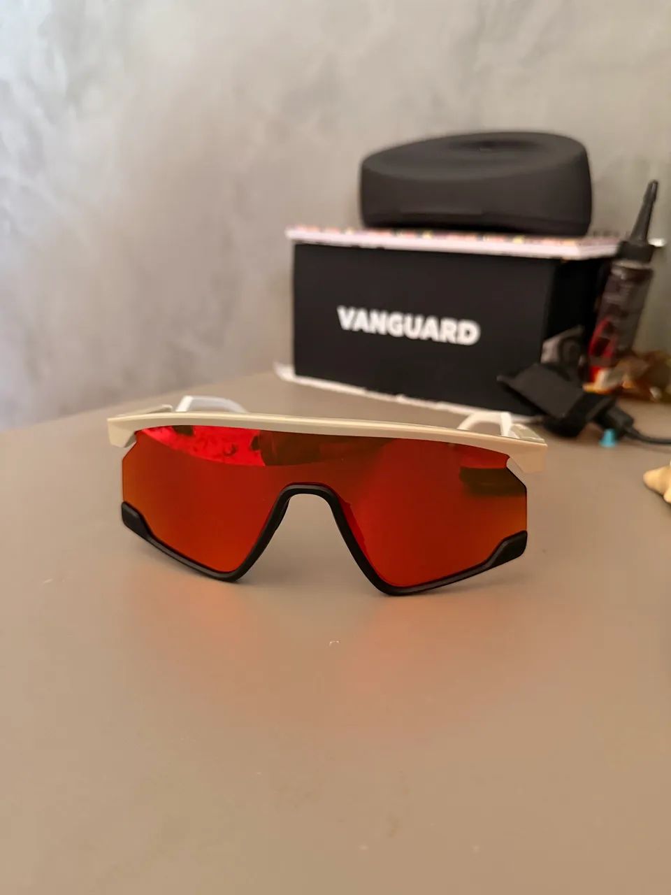 VENDO OAKLEY BXTR