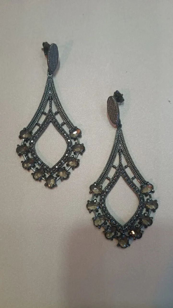 Brinco formato de gota 