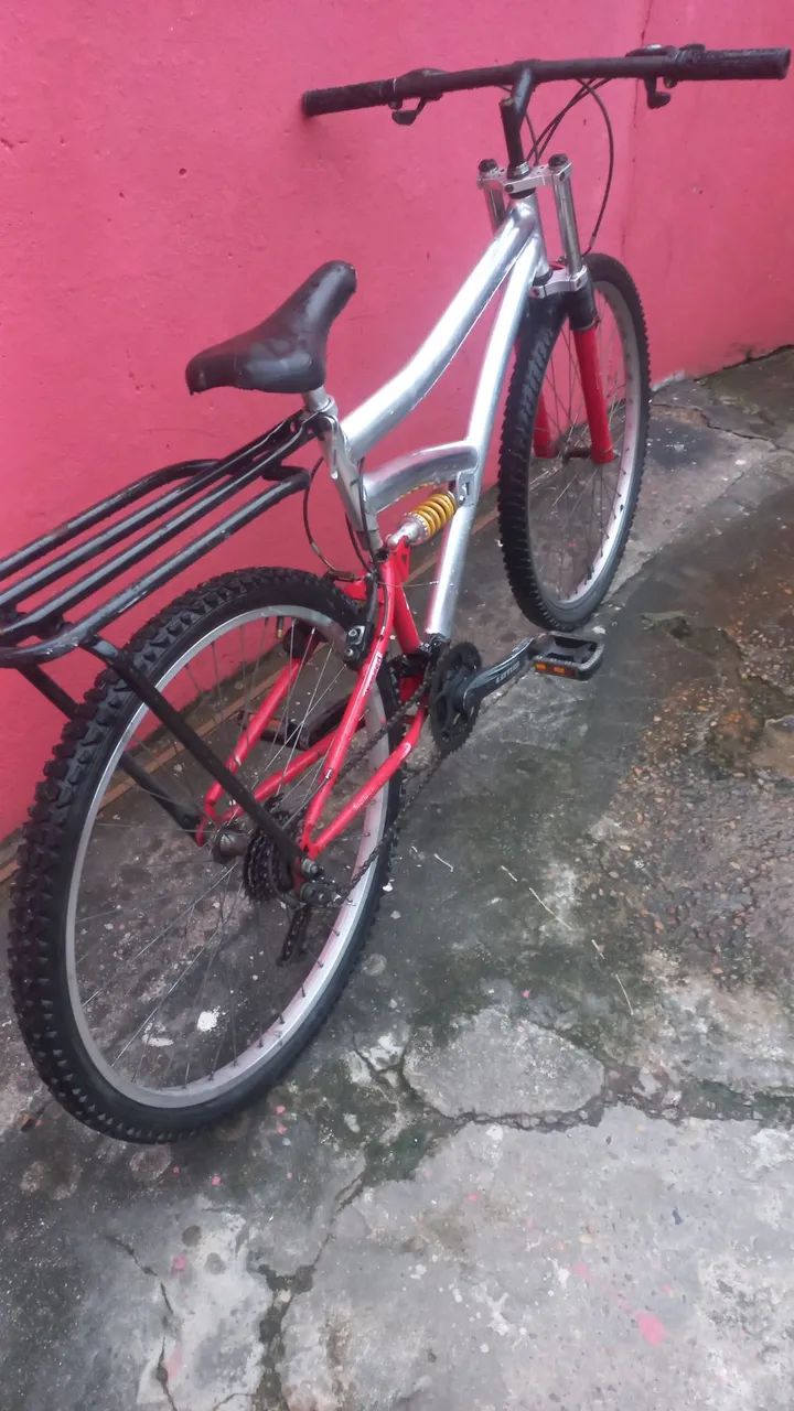 Bicicleta aro 26 alumínio e com bagageiro  - Foto 5