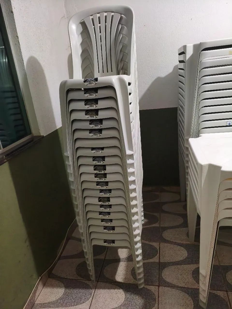 Aluguel de mesas e cadeiras 10 reais  - Foto 2