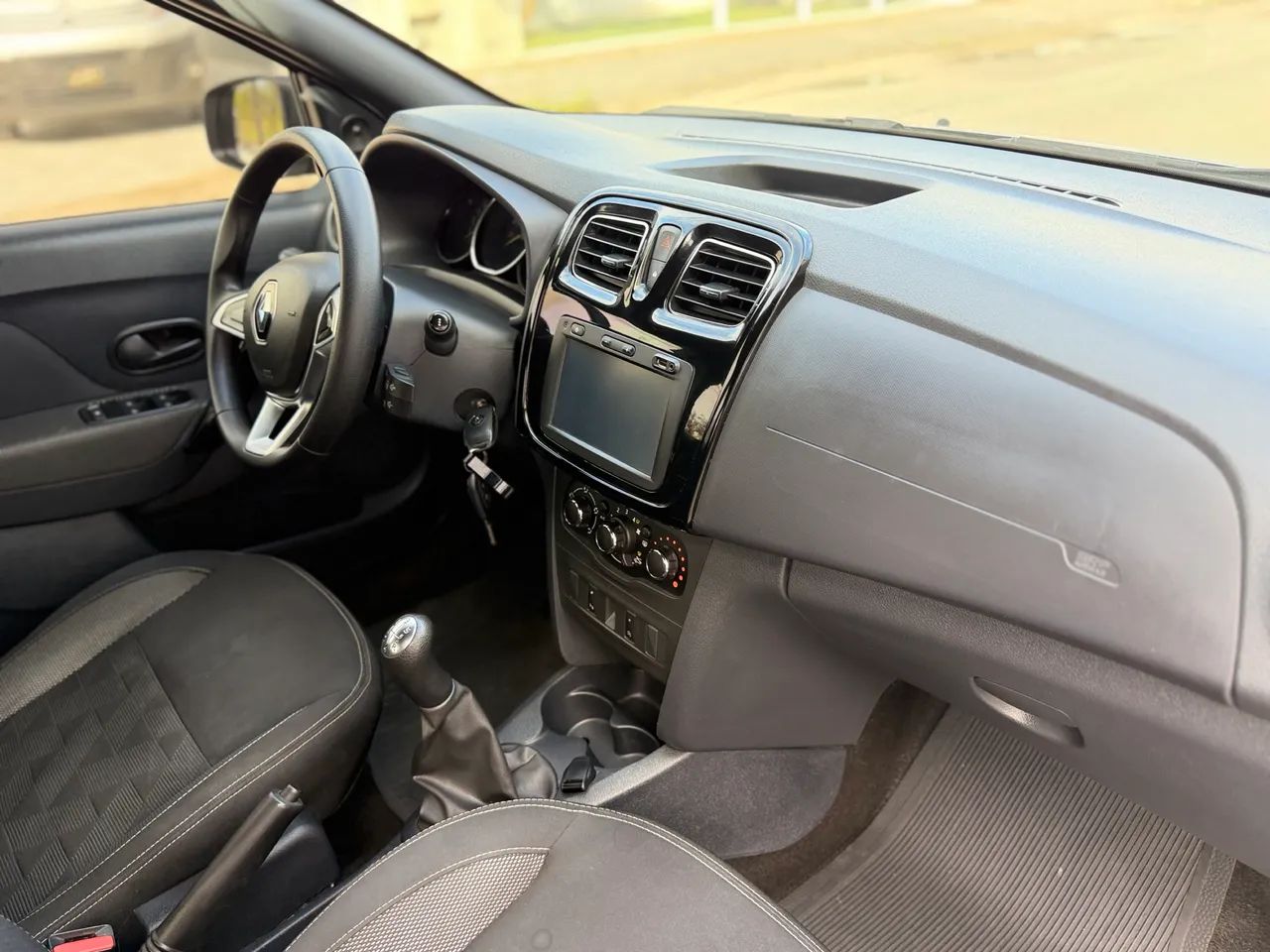 Renault Logan Zen Flex 1.0 12V 4P Mec. 2023 - Foto 4