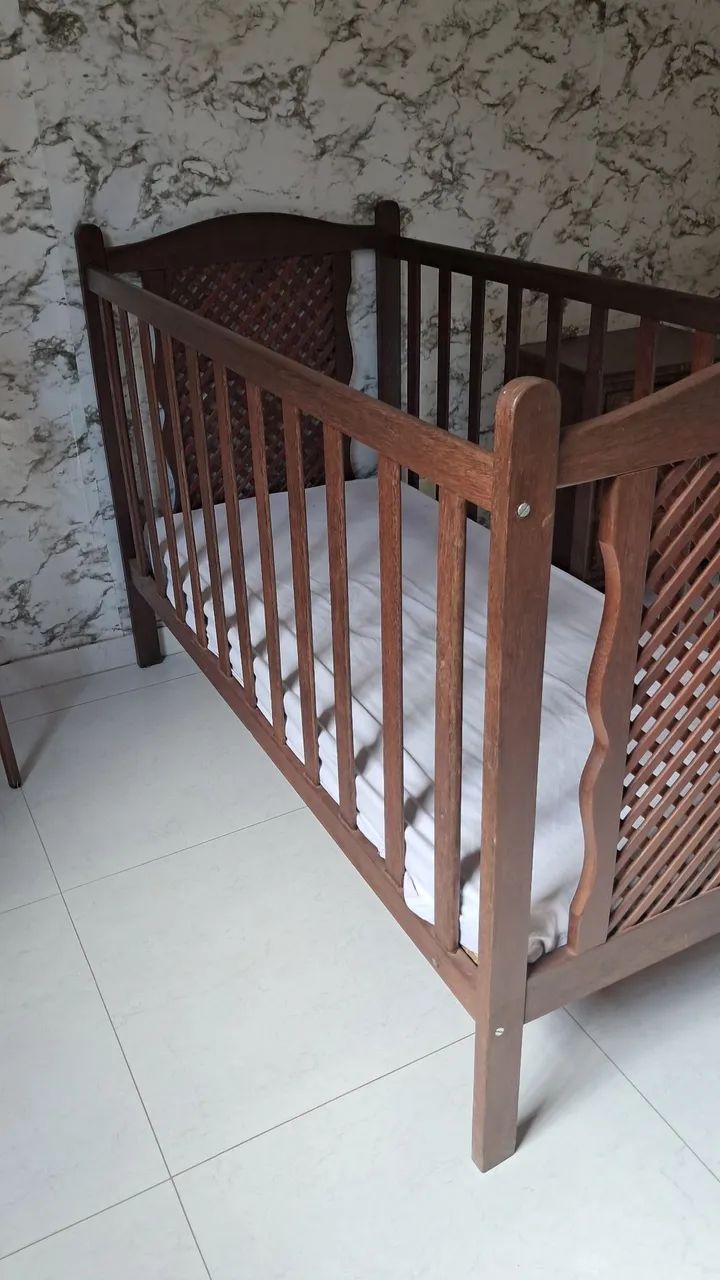 Berço de sucupira com colchão pouco usado - Foto 3