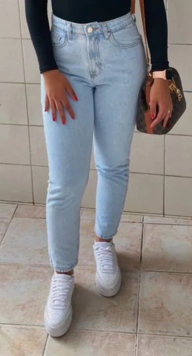 Calça mom