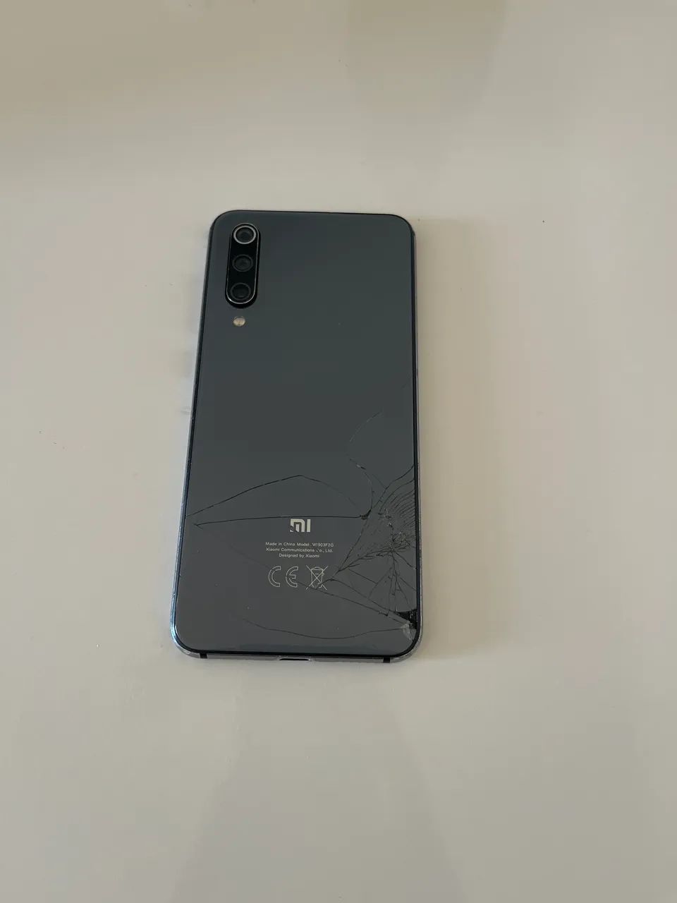 Celular Usado - XIAOMI MI 9 SE - Funcionando perfeitamente  - Foto 2