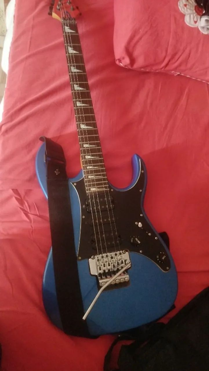 Guitarra Superstrato 