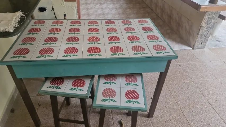 Mesa com 2 bancos - Foto 2
