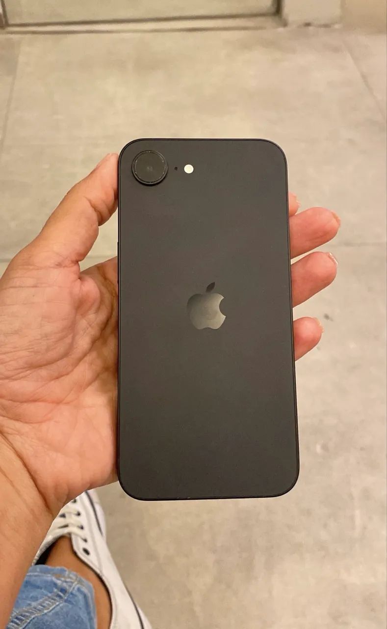 iPhone 16e - 8 meses de uso
