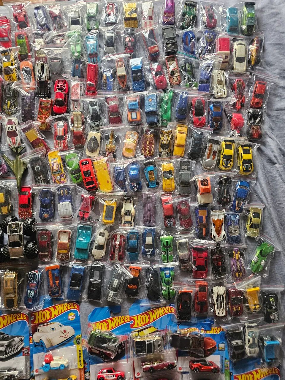 Coleção hot wheels 351 minis no total - Foto 4