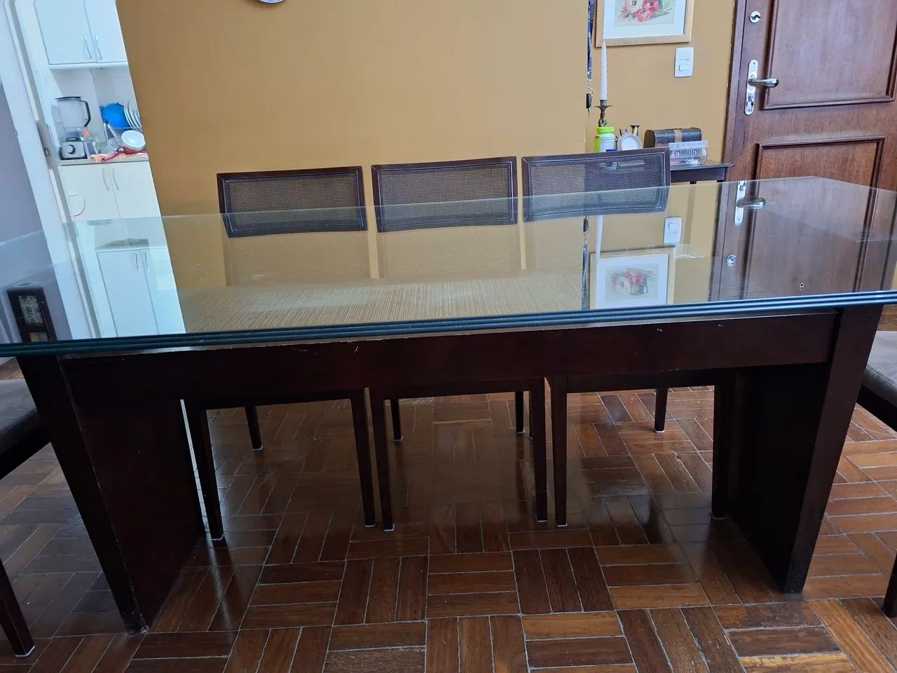 mesa de jantar com vidro em cascata e 8 cadeiras de treliça  - Foto 4