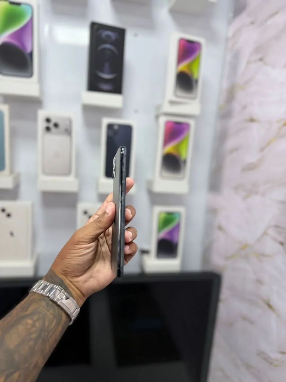 IPHONE 11 PRO MAX 64GB<br>R$ 1.599,00 - Foto 5