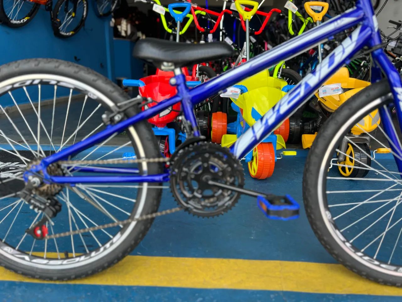 Bicicleta aro 24 com marcha - Foto 3