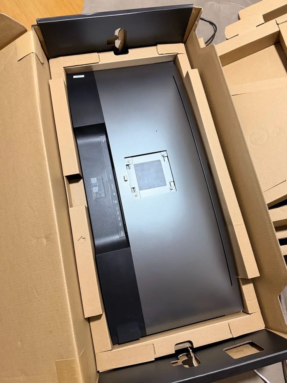 Monitor Dell 34 UltraSharp Curved  - Foto 5