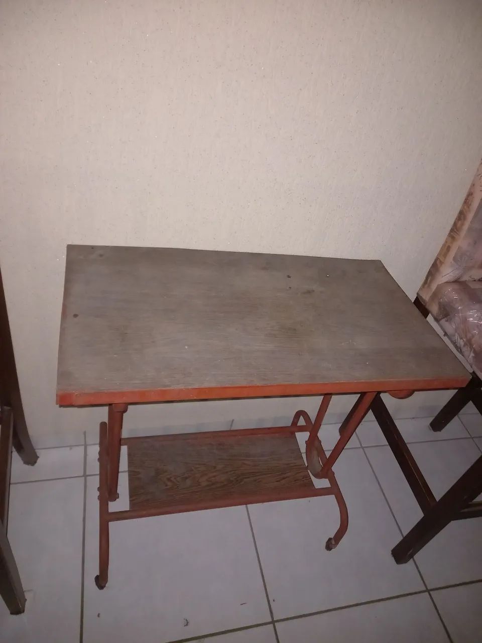 Mesa com rodinhas  - Foto 2