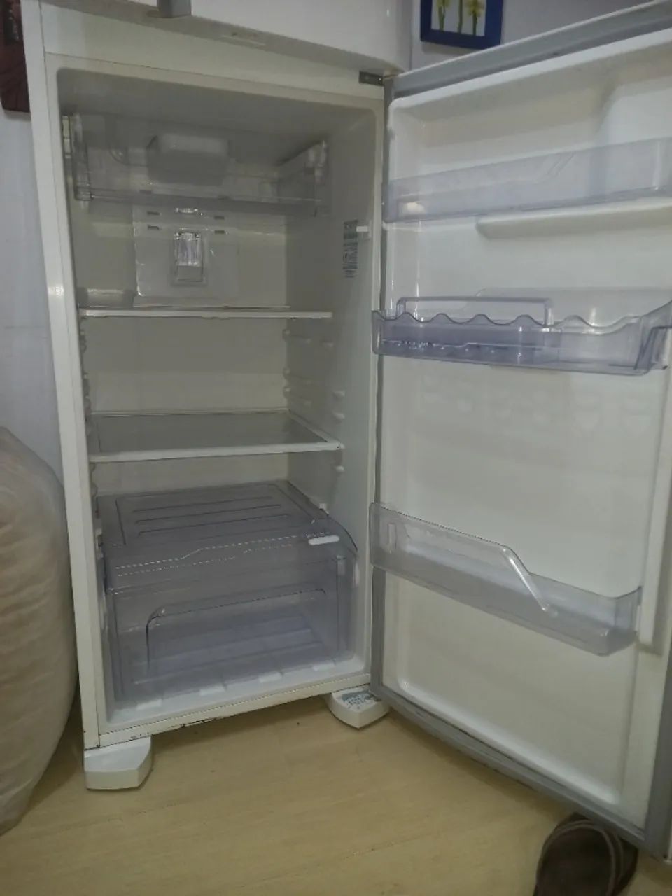 Geladeira Electrolux branca, Frost Free, Dúplex ,conservada,mas precisando de um conserto. - Foto 2