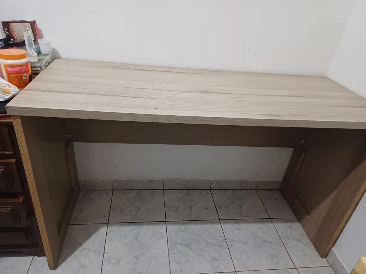 Mesa de escritório e estudos. - Foto 3