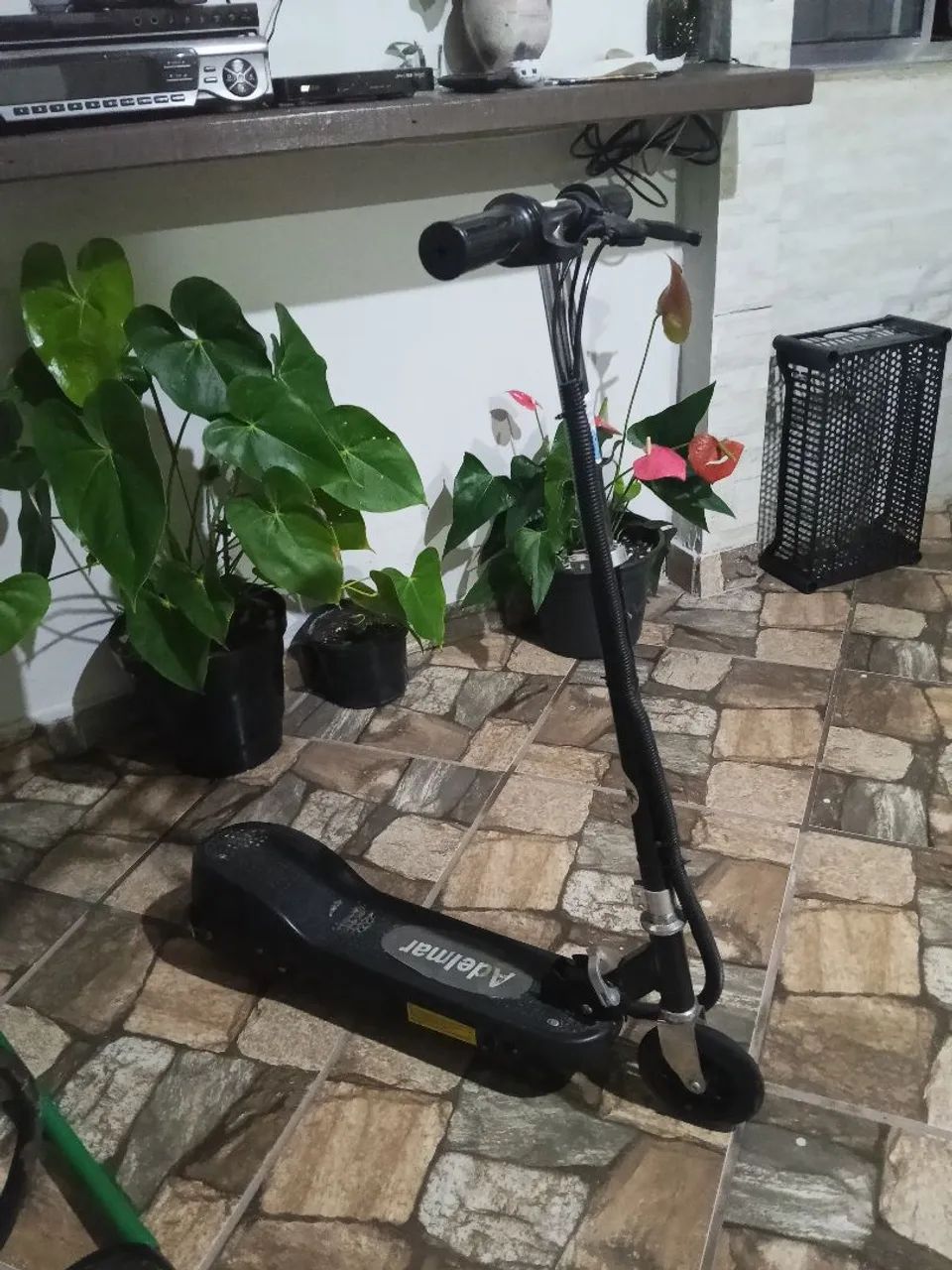 Patinete elétrico com carregador  - Foto 2