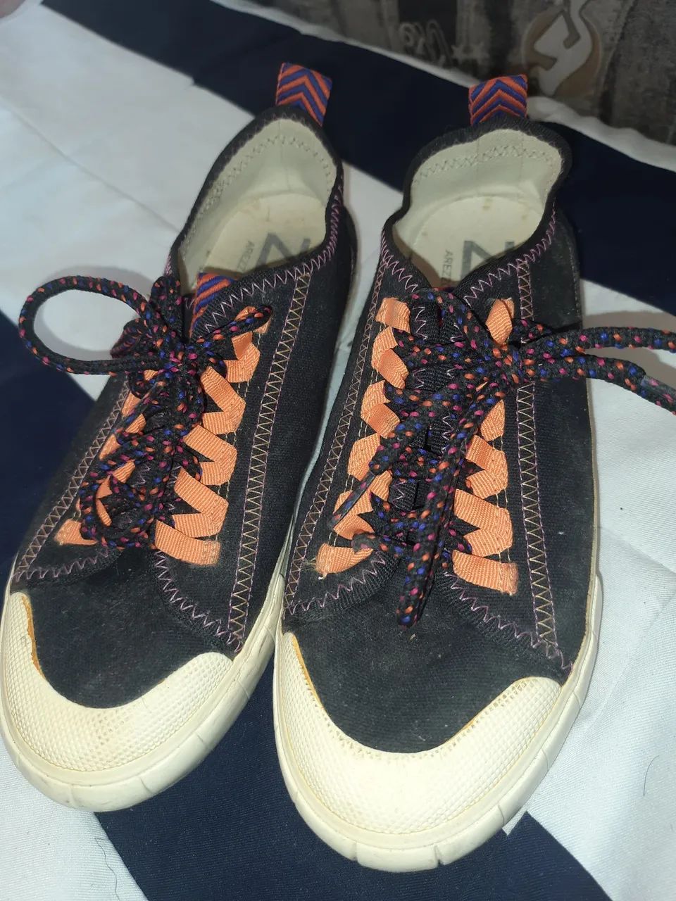 Tênis vans e arezzo 85,00 cada - Foto 4