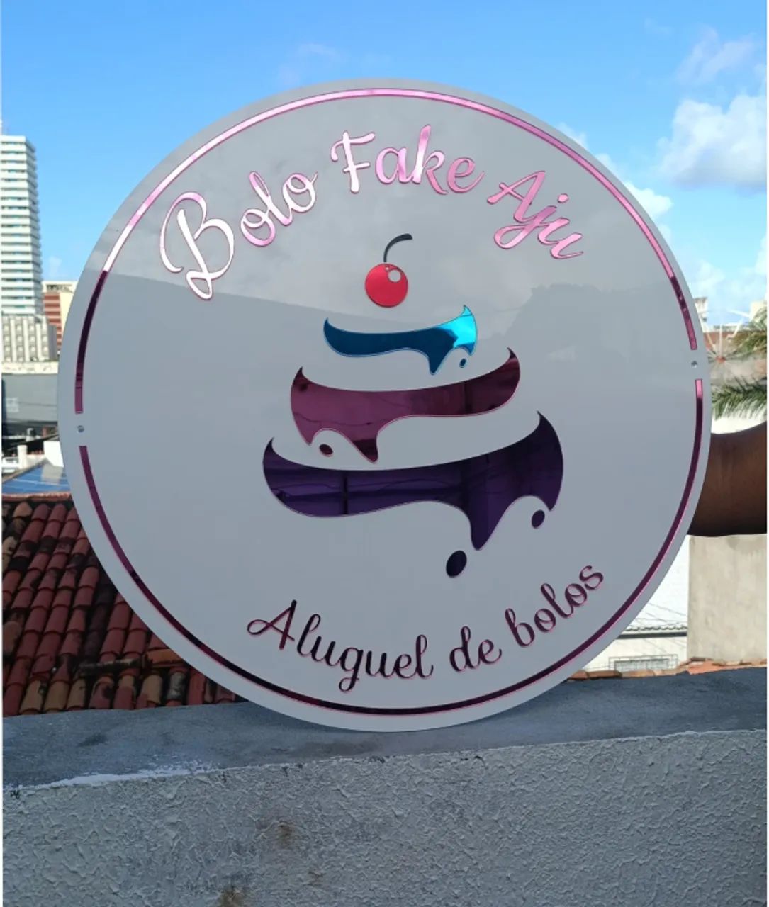 Placa em acrílico personalizada com sua marca