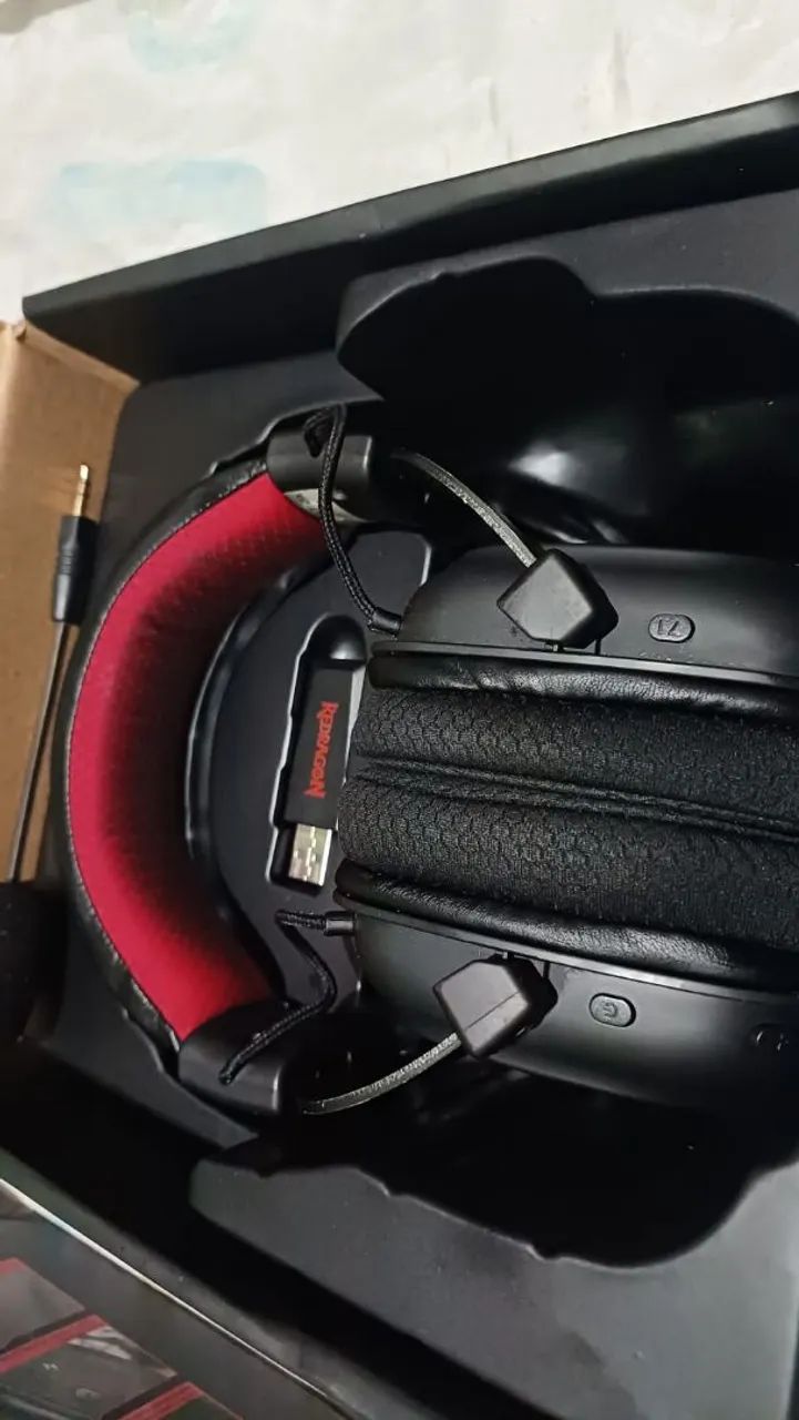Headset Redragon Zeus Pro Wireless 7.1   - Foto 4