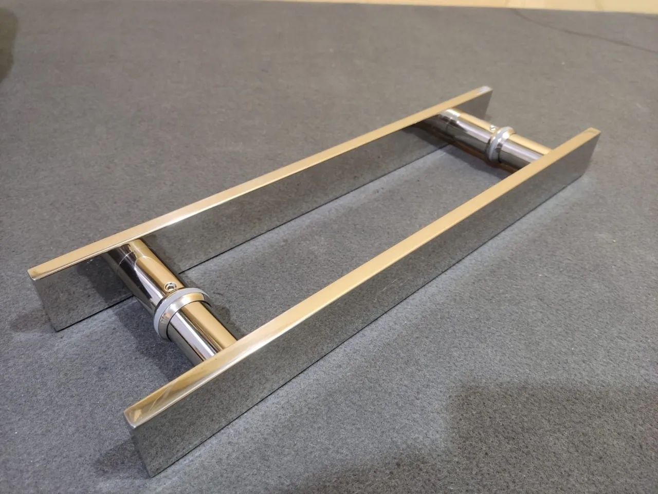 Puxador Barra Chata para porta de vidro 1