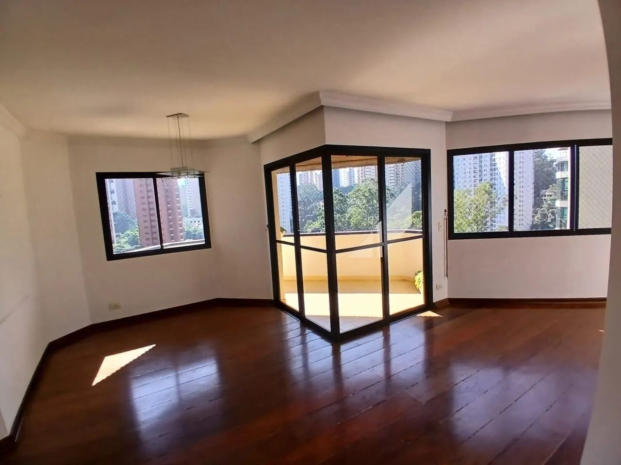 Amplo e Elegante Apartamento no melhor da Vila Andrade - Foto 2