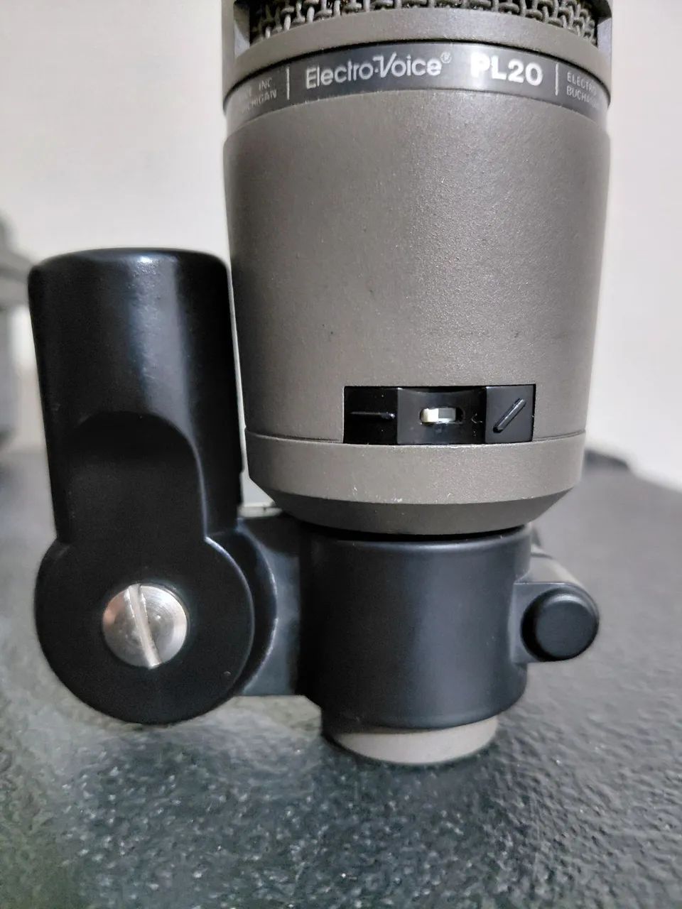 Microfone Electro-Voice RE20  - Foto 4