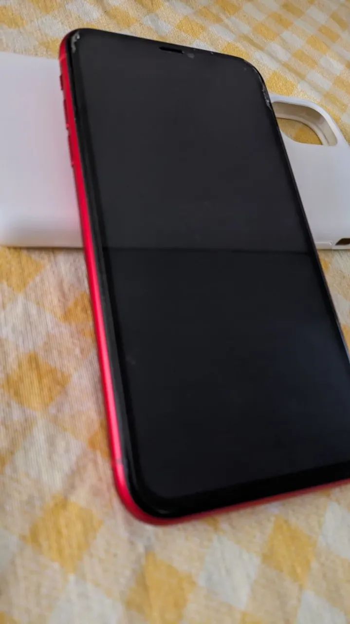 iPhone 11 RED 128 GB - Foto 2