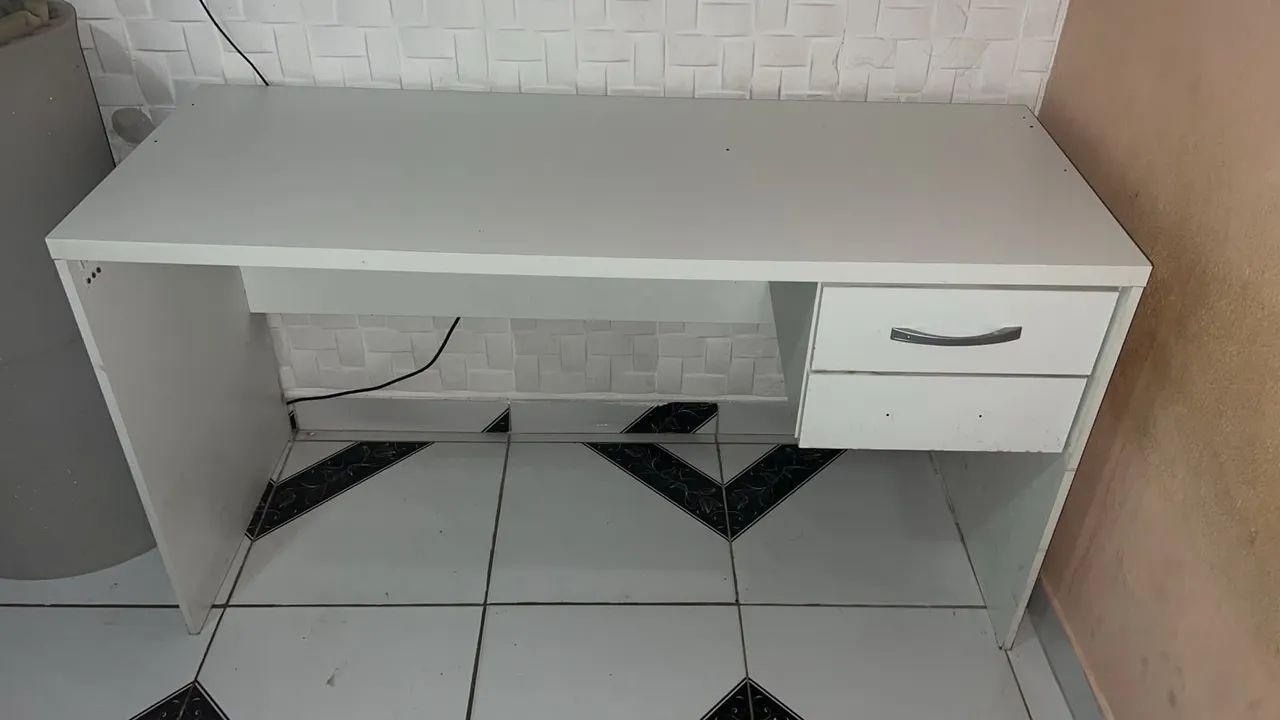 Mesa de escritório Branca com duas gavetas  - Foto 2