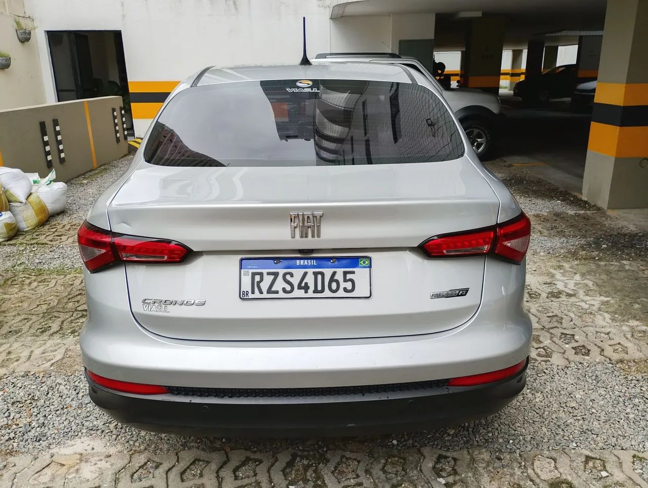 Fiat Cronos Precision 1.3 16V Flex Aut. 2023 - Foto 2