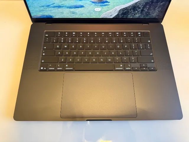 MacBook Pro M5 Max 16.2 - 2TB SSD 48GB RAM - Space black  - Foto 5