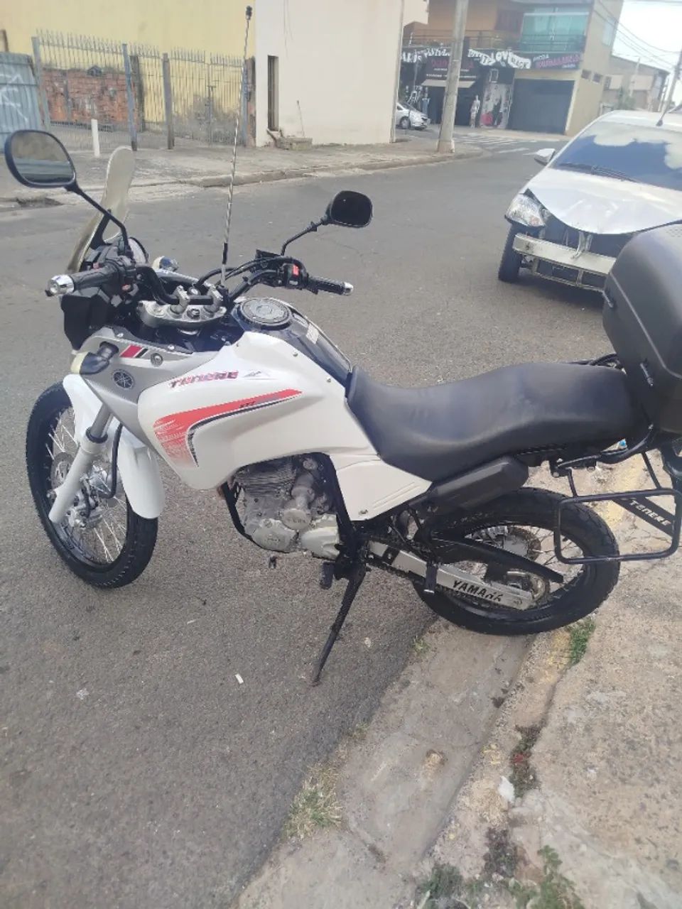Tenere 250