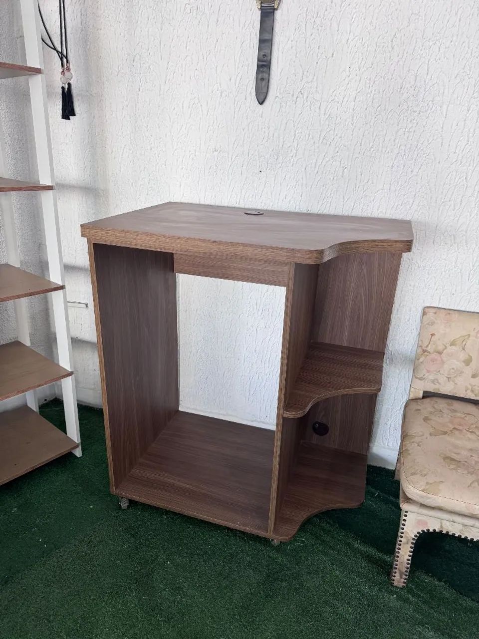 Balcão Multiuso <br>Entrada para Cabos e Rodinhas - Foto 4